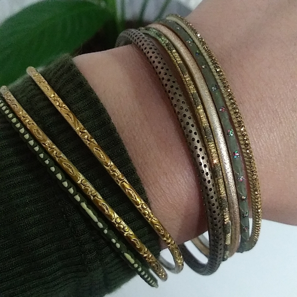 Multiple bracelets - Picture 6 of 7